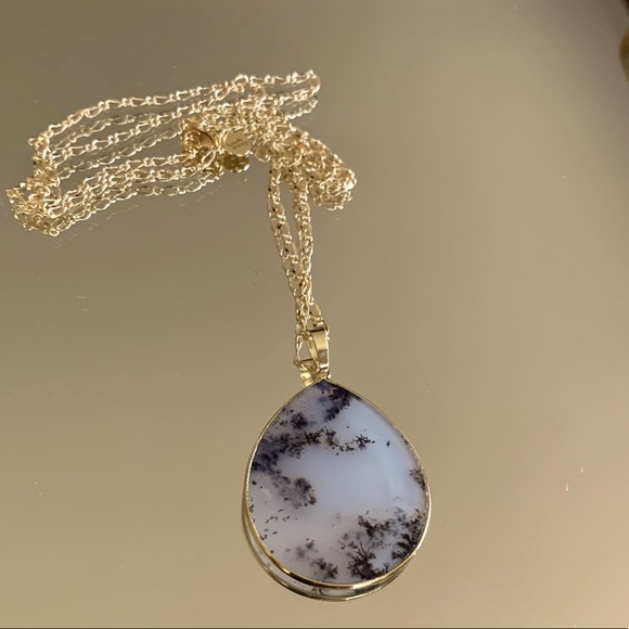 White Agate/ Moss Boho Style Necklace - Picture 12 of 15